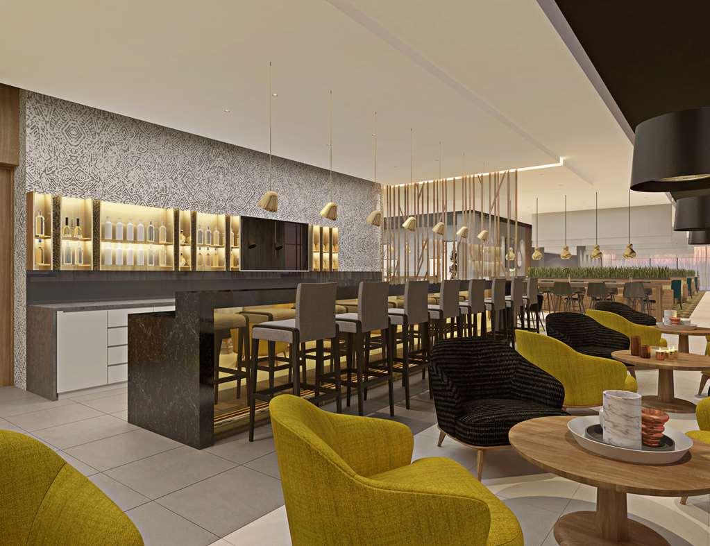 Hilton Garden Inn Windhoek Restoran fotoğraf