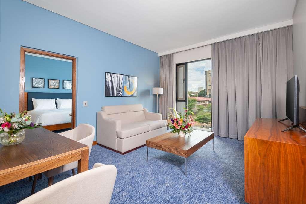 Hilton Garden Inn Windhoek Oda fotoğraf